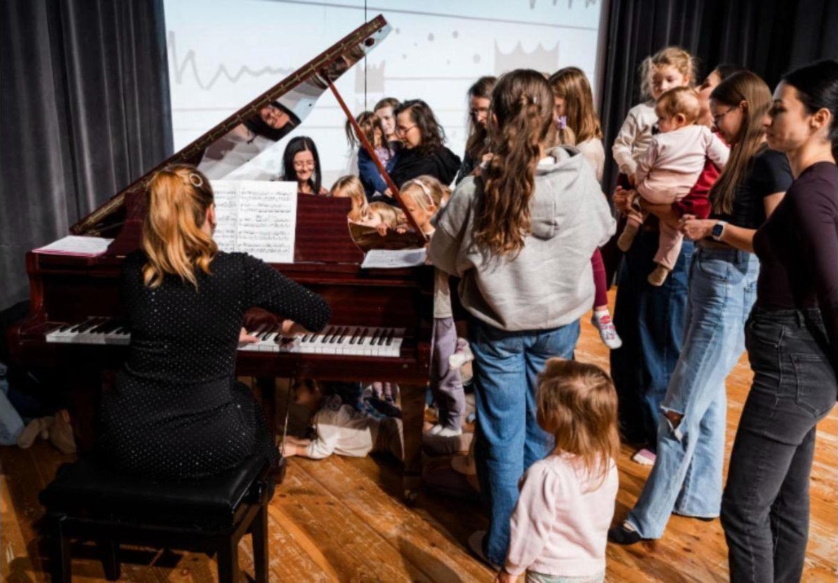 Koncert przy fortepianie dla rodziców z dziećmi